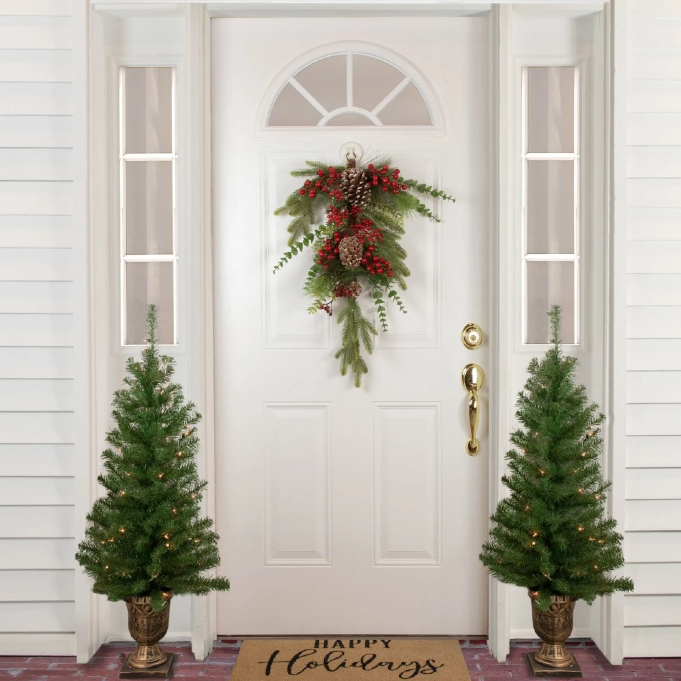 28" Berry Pine And Eucalyptus Artificial Teardrop Christmas Swag - Unlit