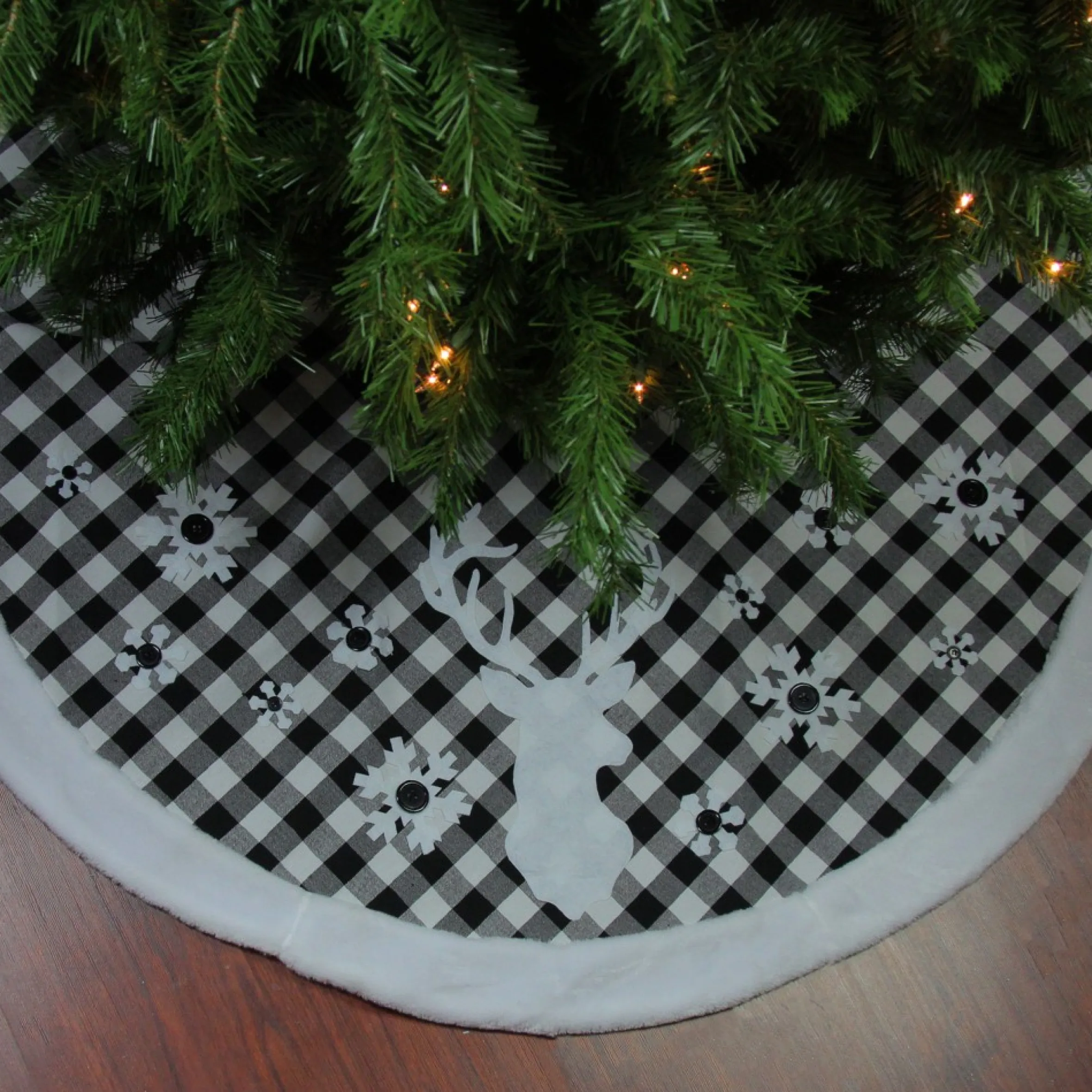 48" Black And White Plaid Reindeer Christmas Tree Skirt