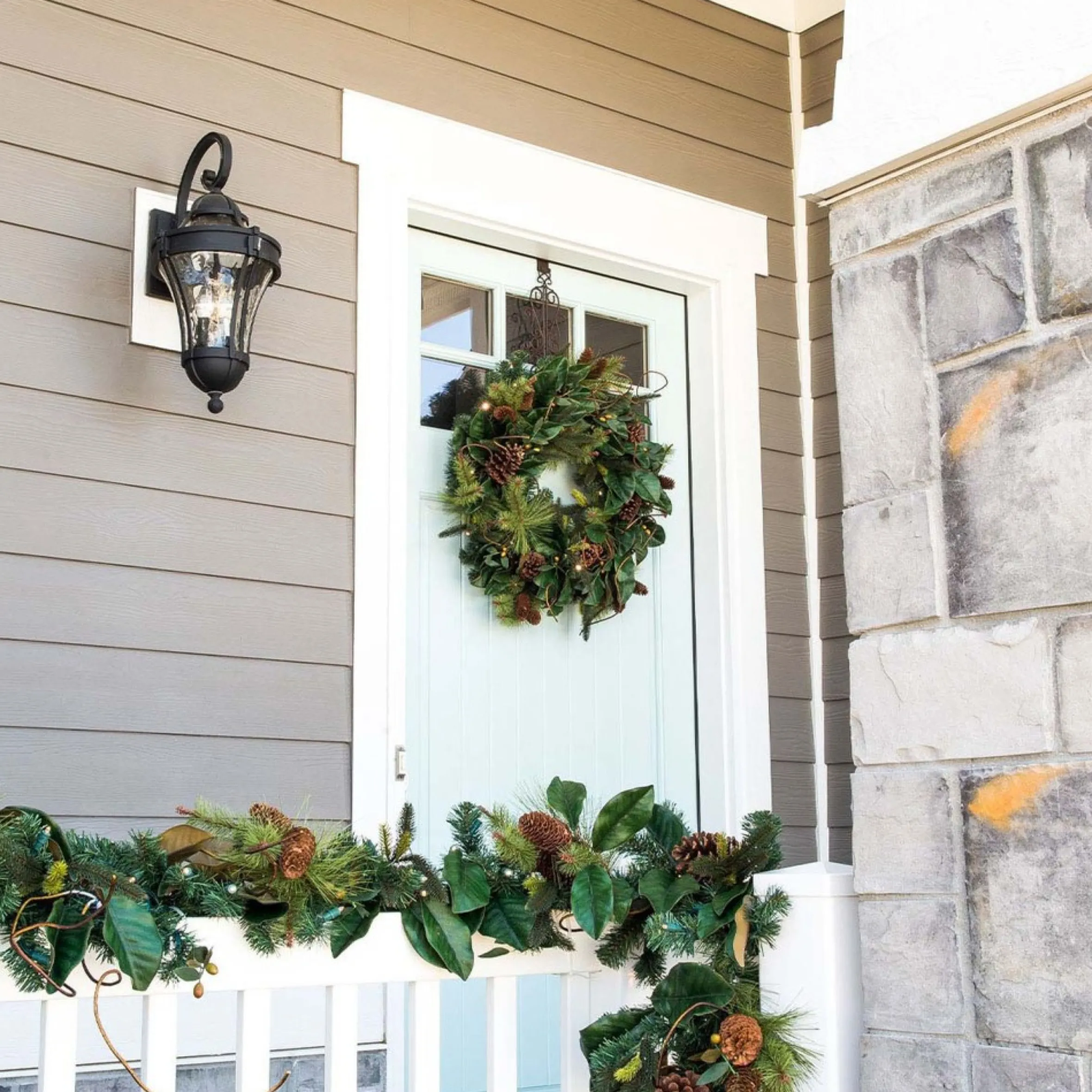 19.5" Bronze Colonial Unique Adjustable Christmas Wreath Hanger