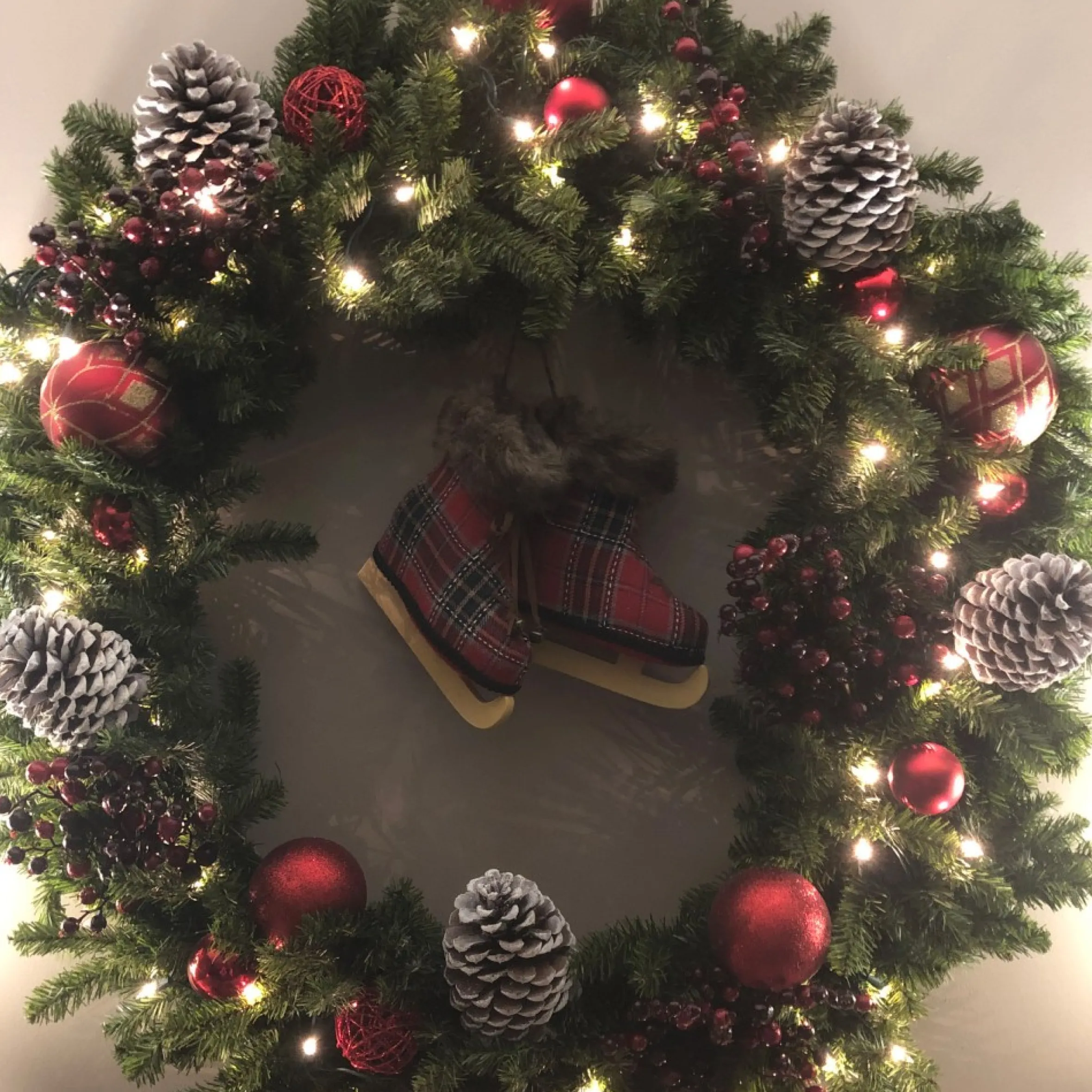 Canadian Pine Artificial Christmas Wreath, 48-Inch, Unlit