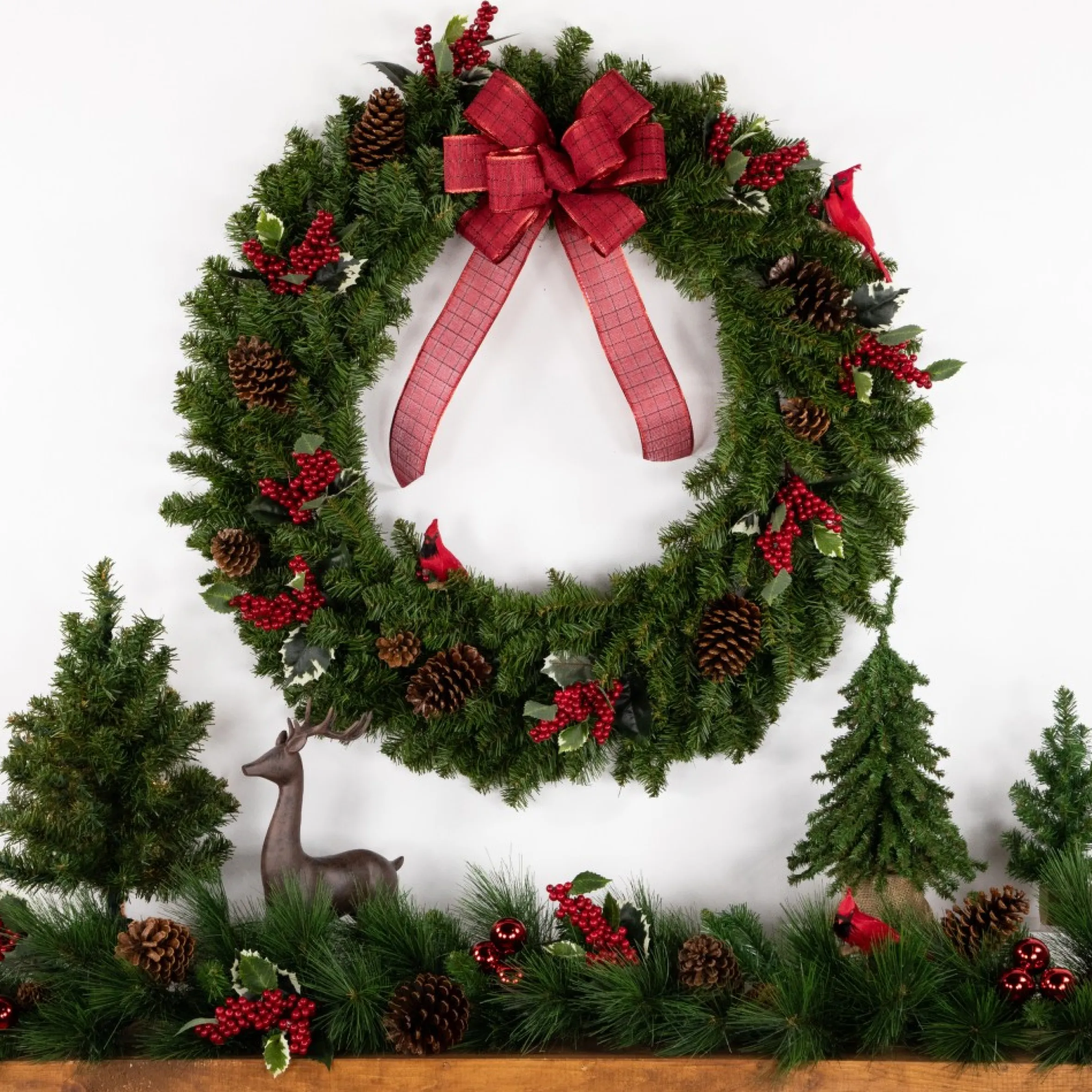 Canadian Pine Artificial Christmas Wreath, 36-Inch, Unlit
