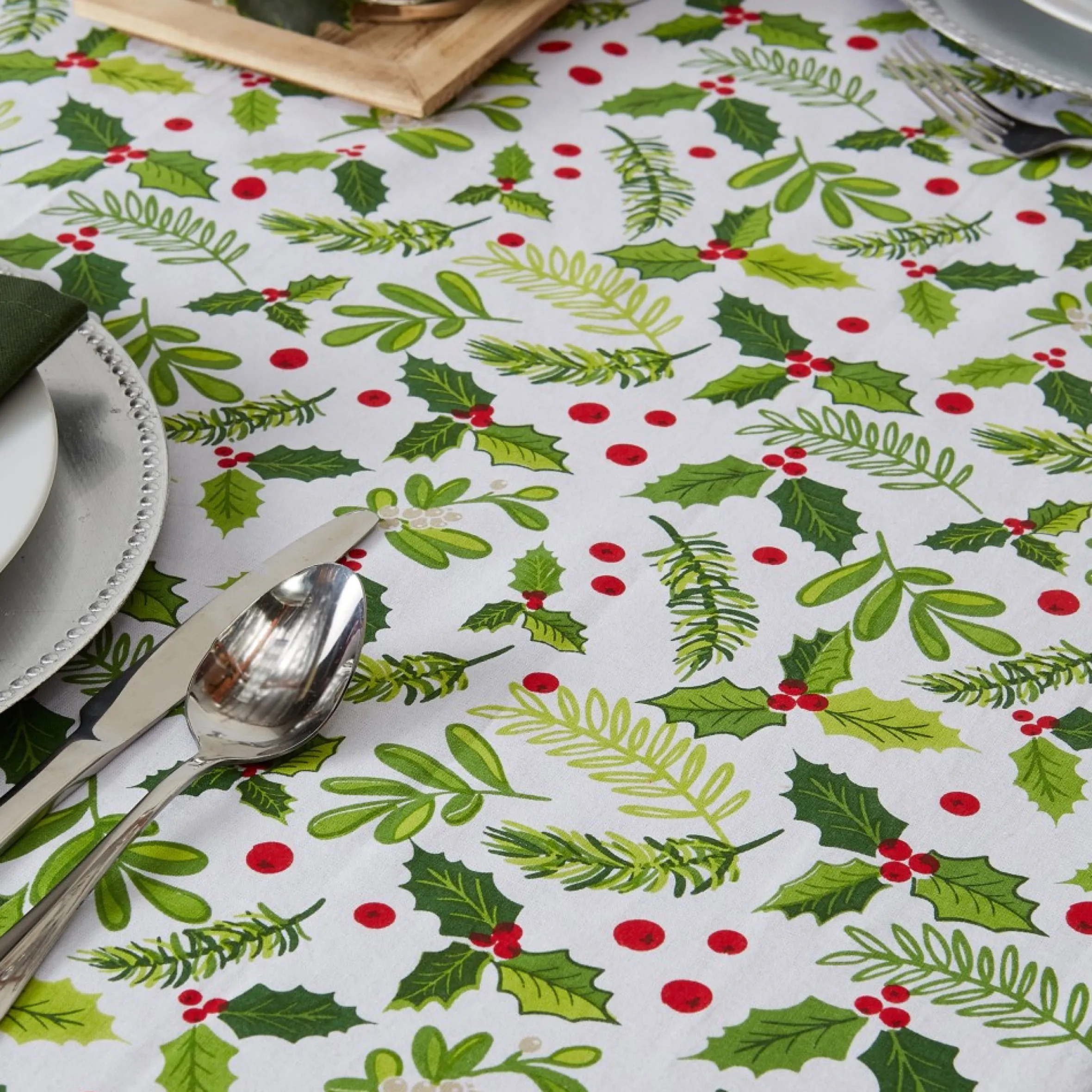 Green And White Boughs Of Holly Print Round Christmas Tablecloth 70"