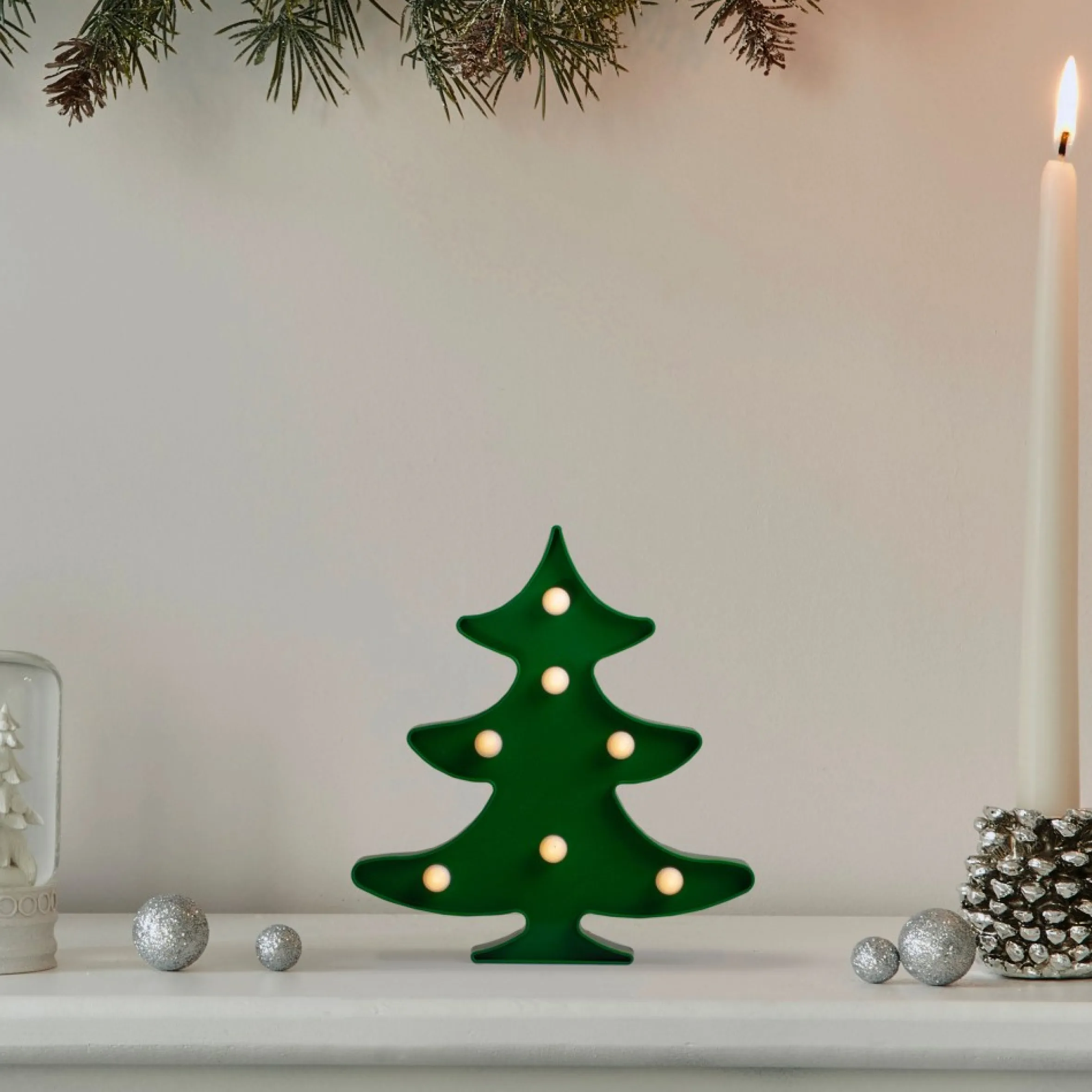 8.75" Green Christmas Tree Marquee Wall Sign