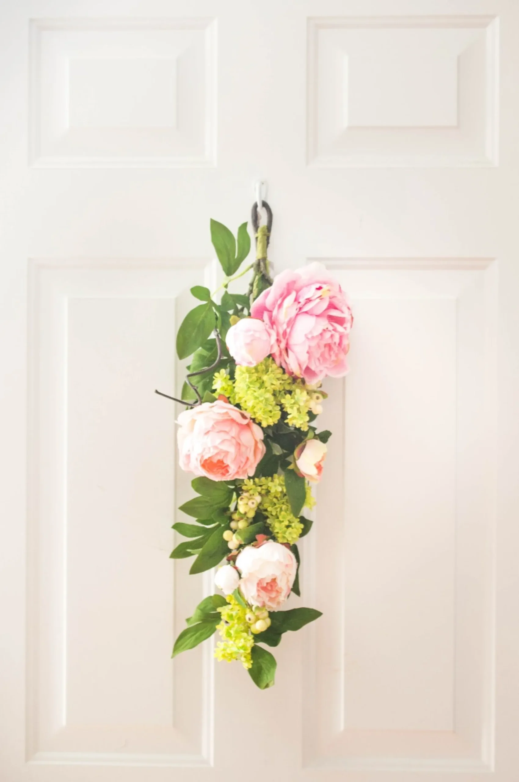 24" Peony And Hydrangea Artificial Spring Teardrop Swag, Unlit