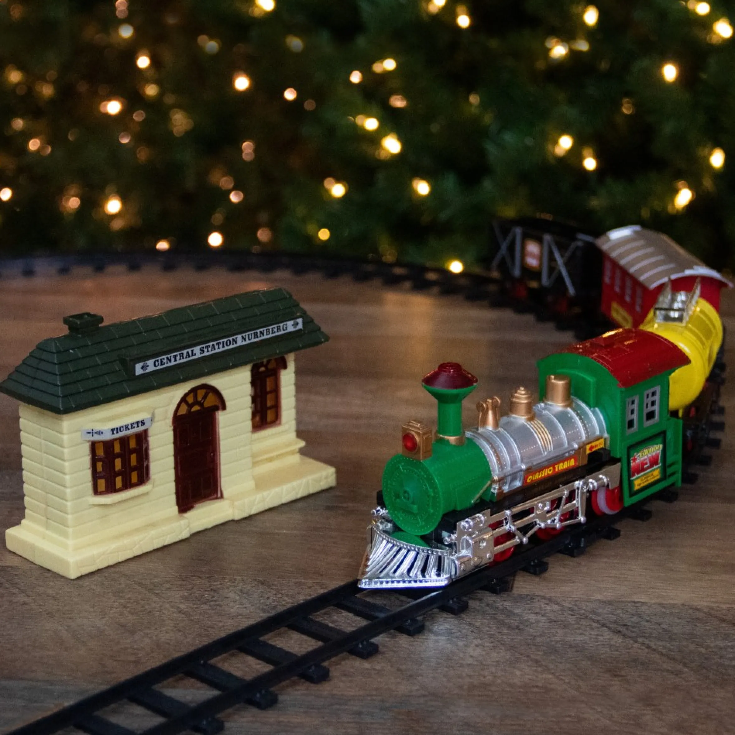 18-Piece Black And Green Battery Operated Animated Classic Model Train Set