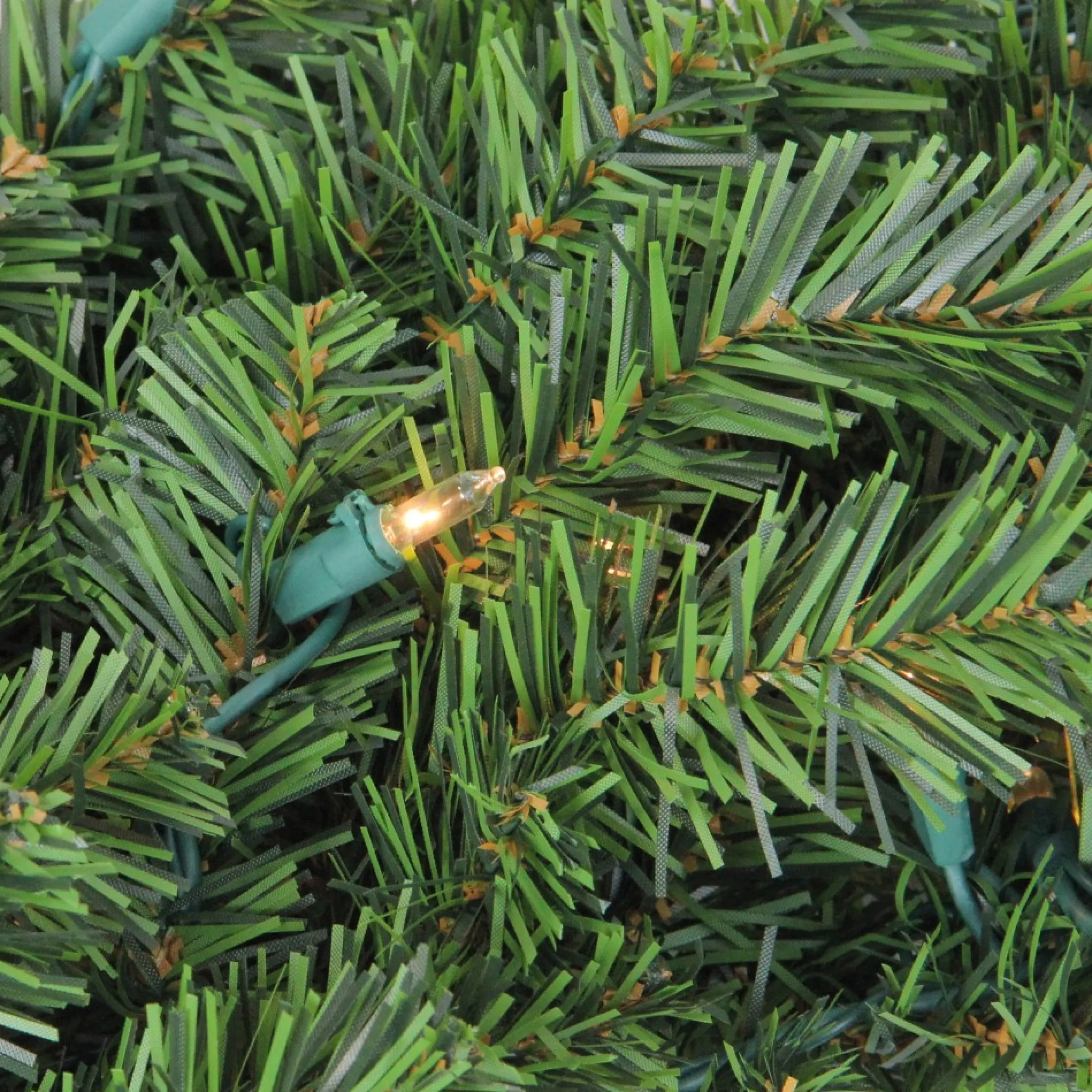 30" Pre-Lit Canadian Pine Artificial Christmas Teardrop Door Swag - Clear Lights