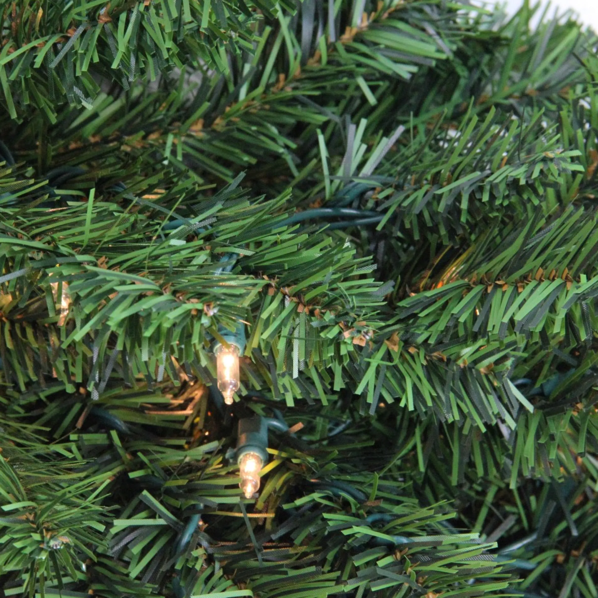 52" Pre-Lit Canadian Pine Artificial Christmas Teardrop Swag - Clear Lights