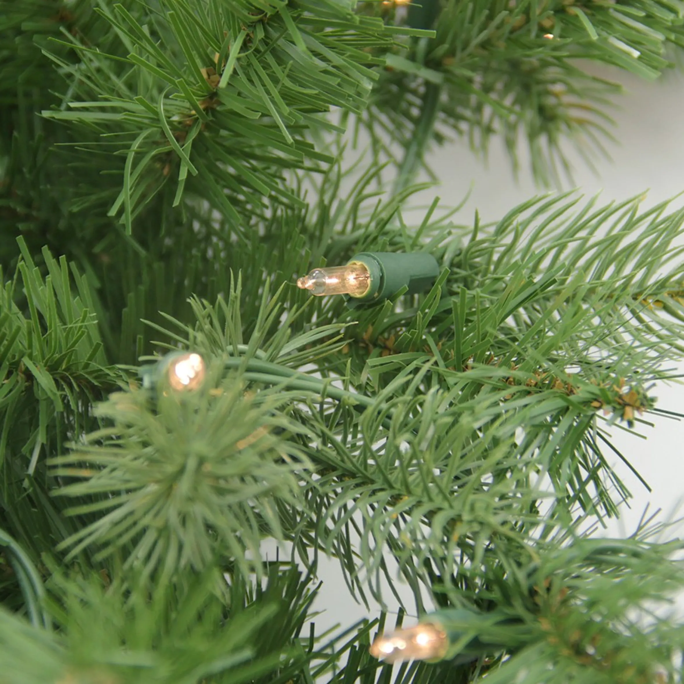 Pre-Lit Noble Fir Artificial Christmas Wreath - 30-Inch, Clear Lights