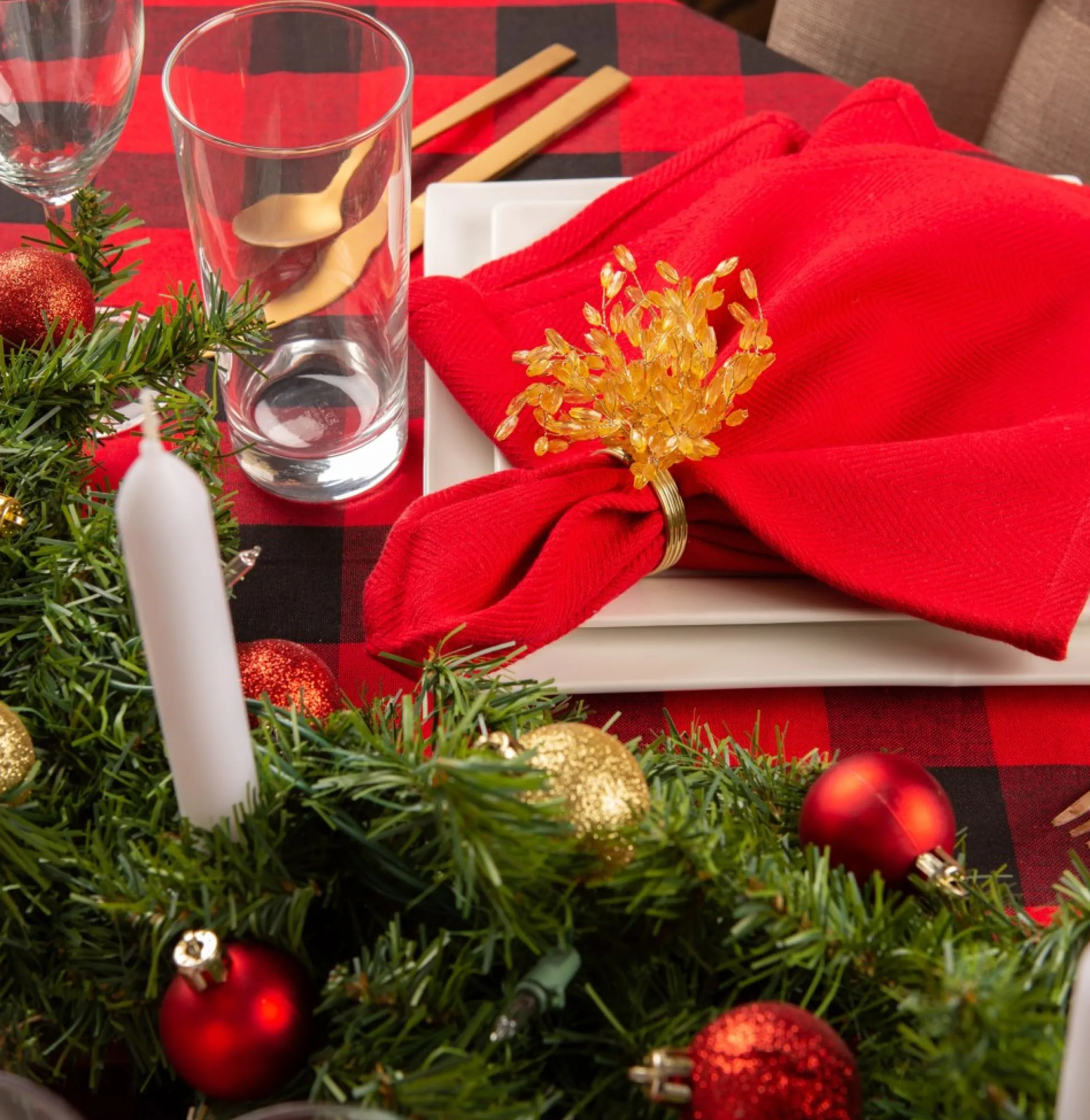 Red And Black Buffalo Plaid Rectangular Christmas Tablecloth 60" X 104"
