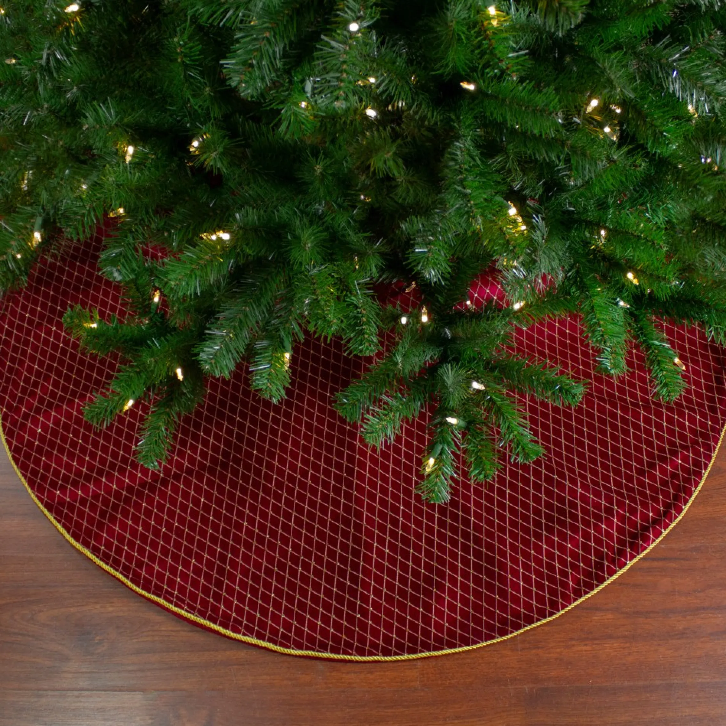 48" Red And Gold Diamond Pattern Christmas Tree Skirt