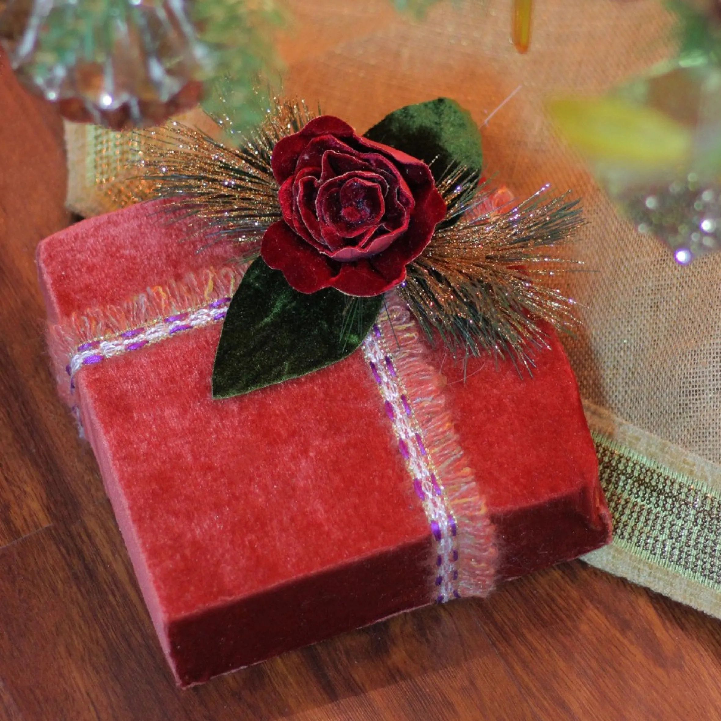 8" Red And Green Floral Accent Christmas Gift Box Decor