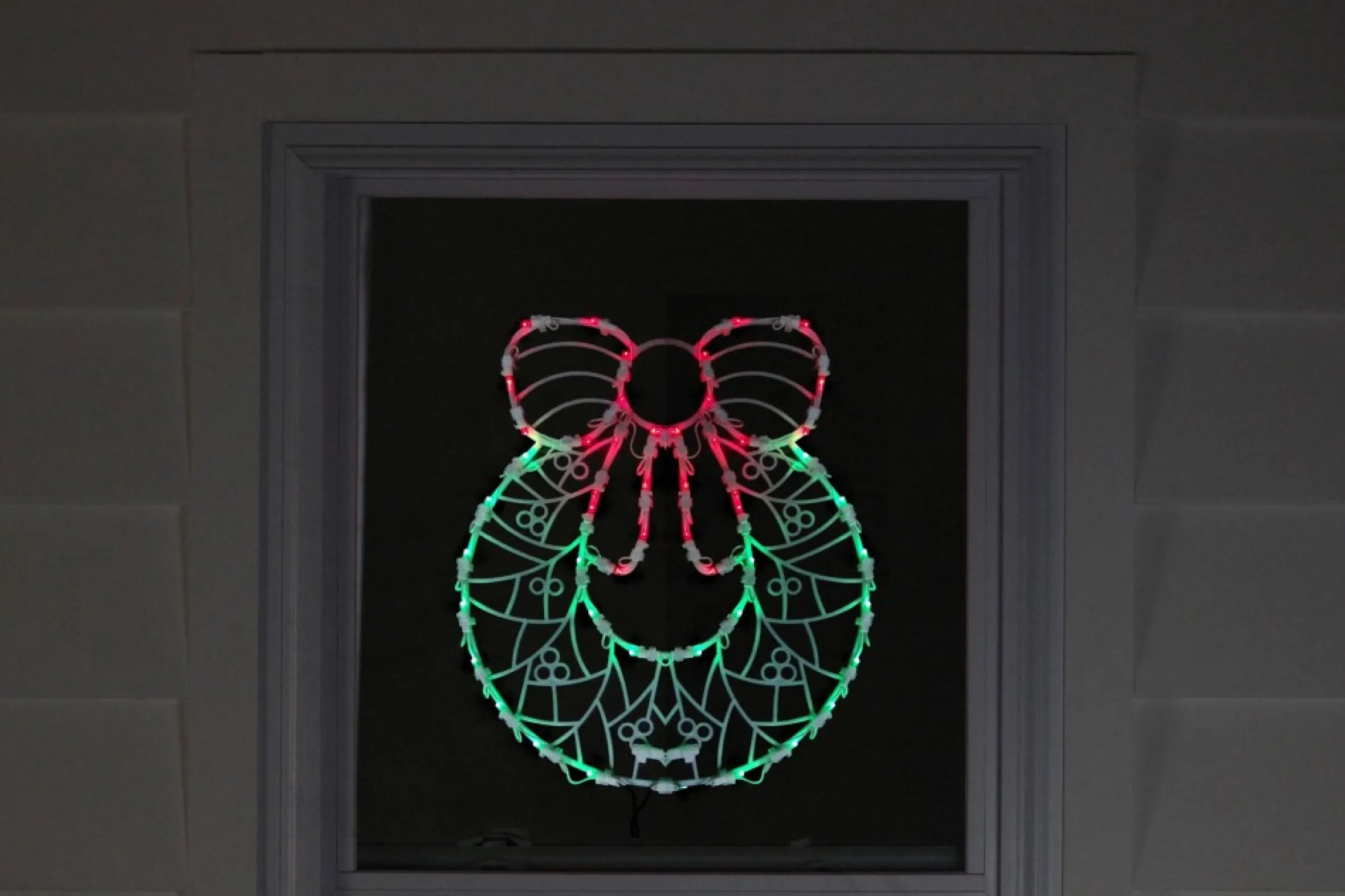 16" Red And Green Led Lighted Wreath Christmas Window Silhouette Decoration