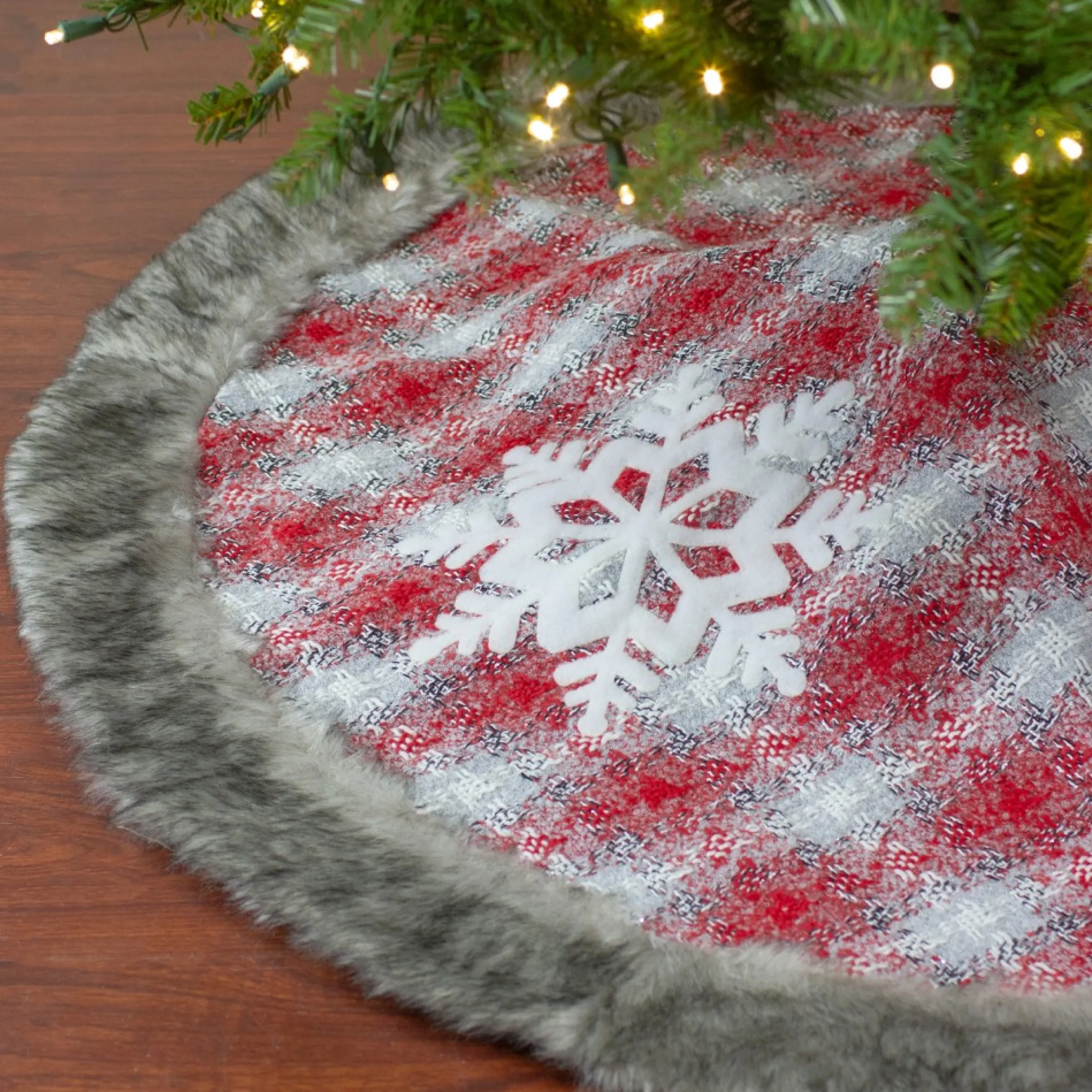 48" Red And White Plaid Christmas Tree Skirt With Snowflake