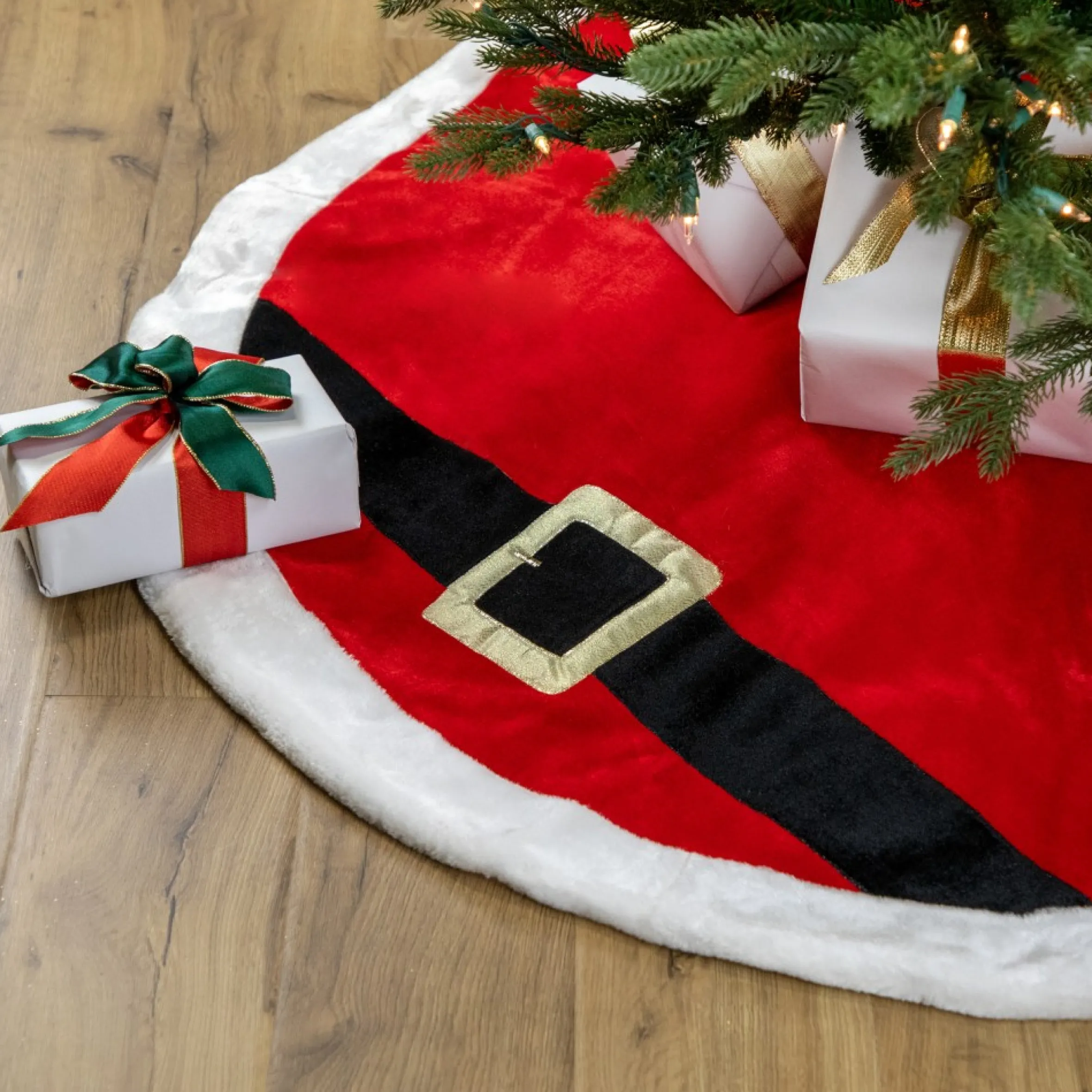 48" Red And White Velveteen Santa Claus Belt Buckle Christmas Tree Skirt