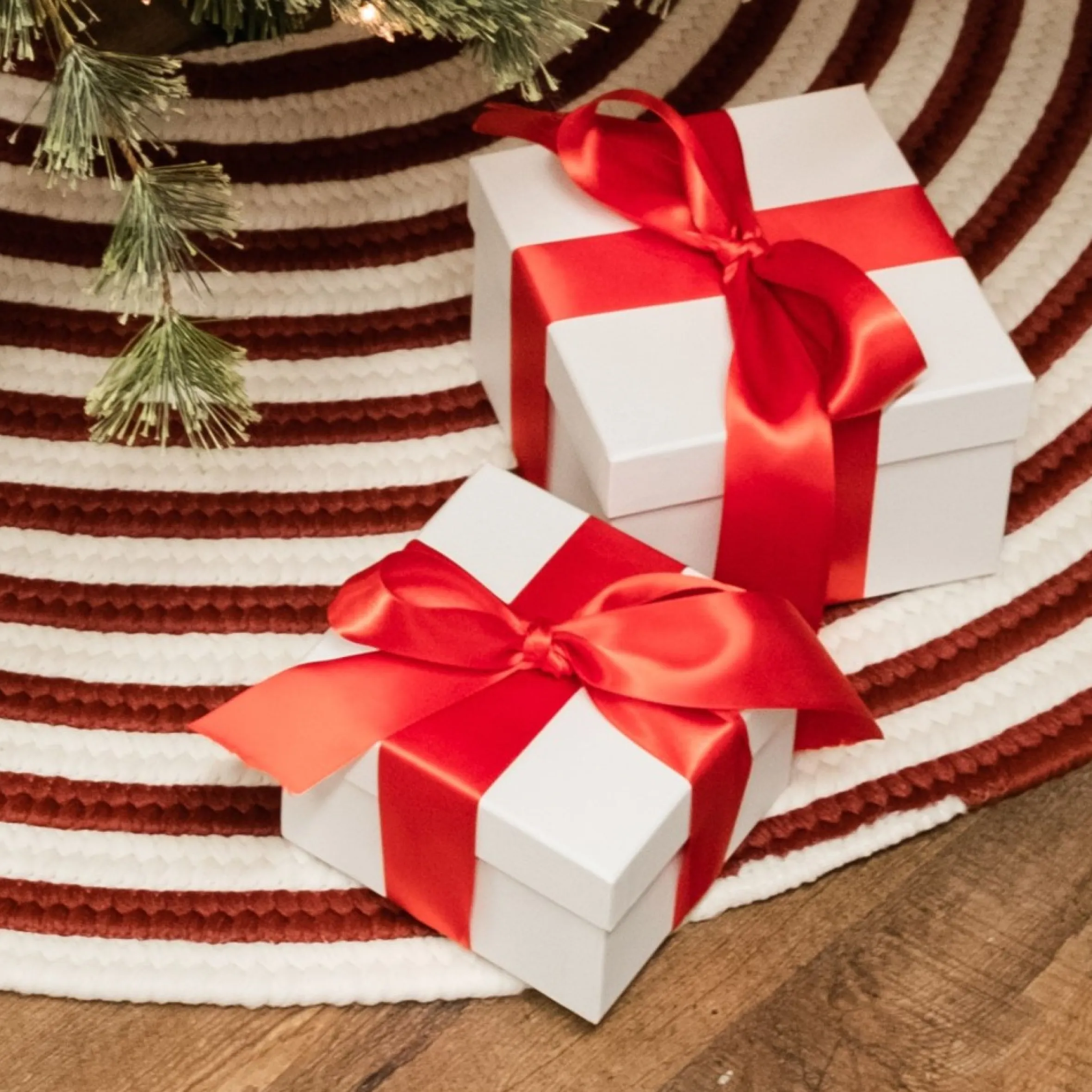 50" Red And White Woven Candy Cane Round Christmas Tree Skirt