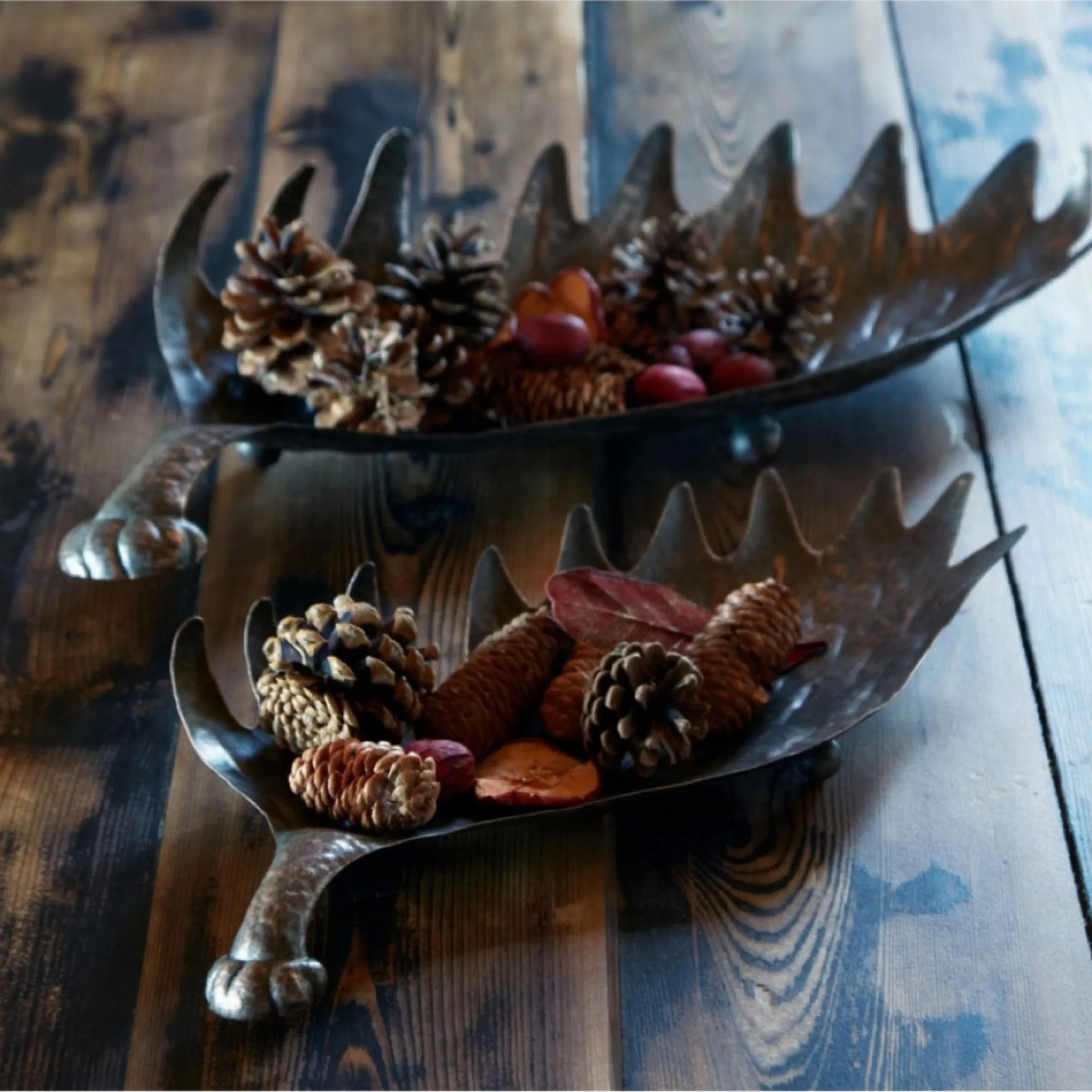 Set Of 2 Bronze And Brown Elk Horn Christmas Tabletop Trays 22"