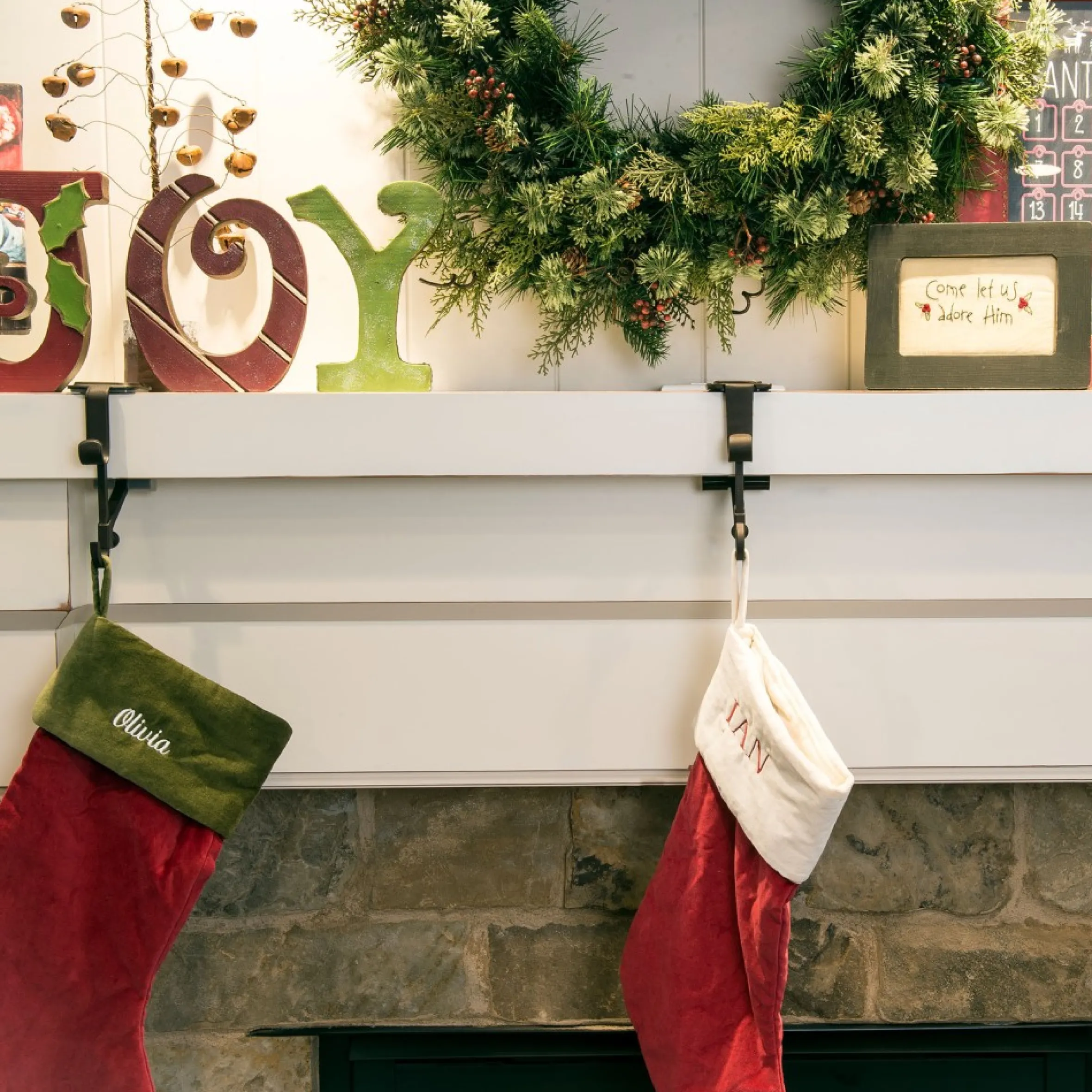 Set Of 2 Brown Christmas Mantle Garland And Stocking Hanger 6.50"