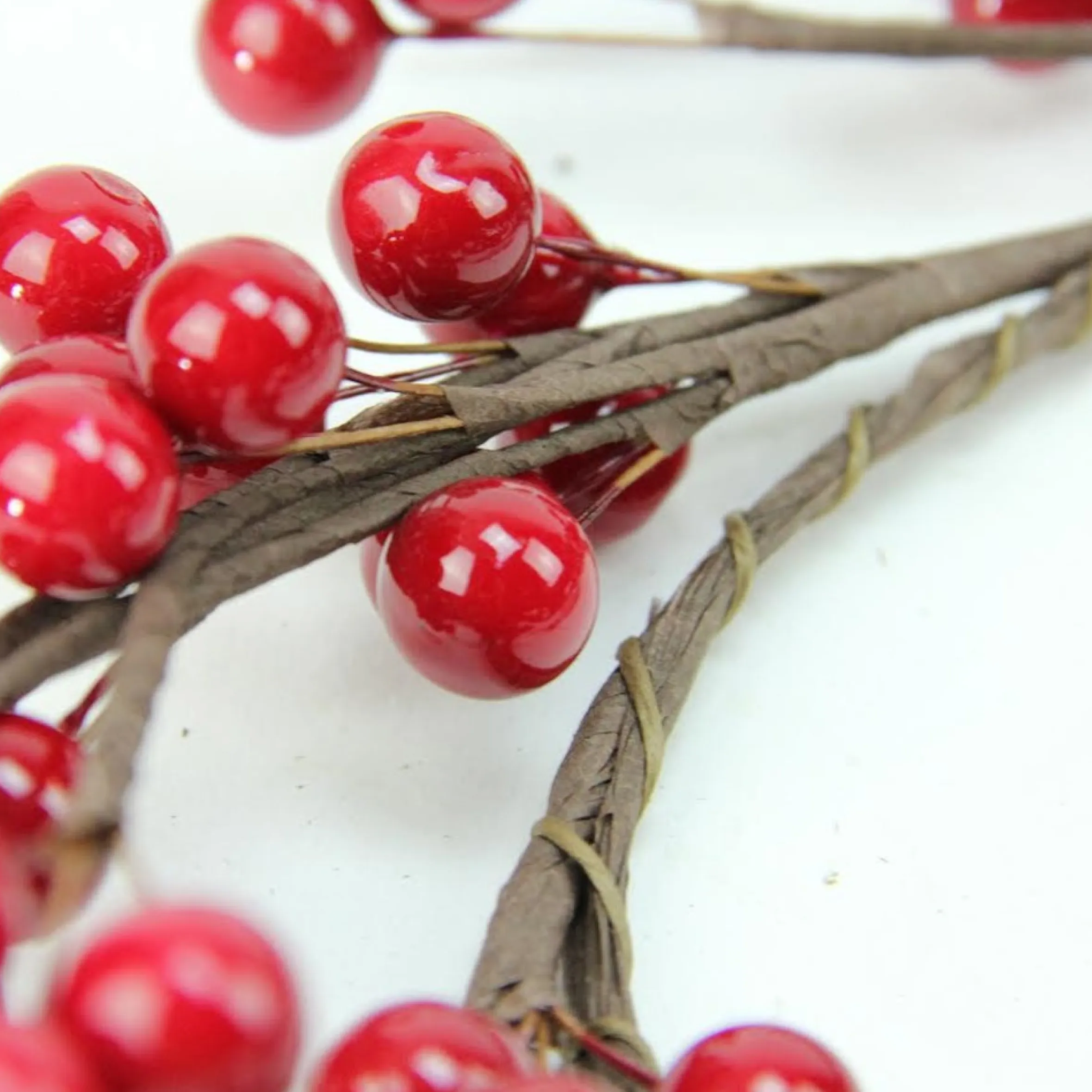 7" Shiny Red Berries Artificial Christmas Candle Ring