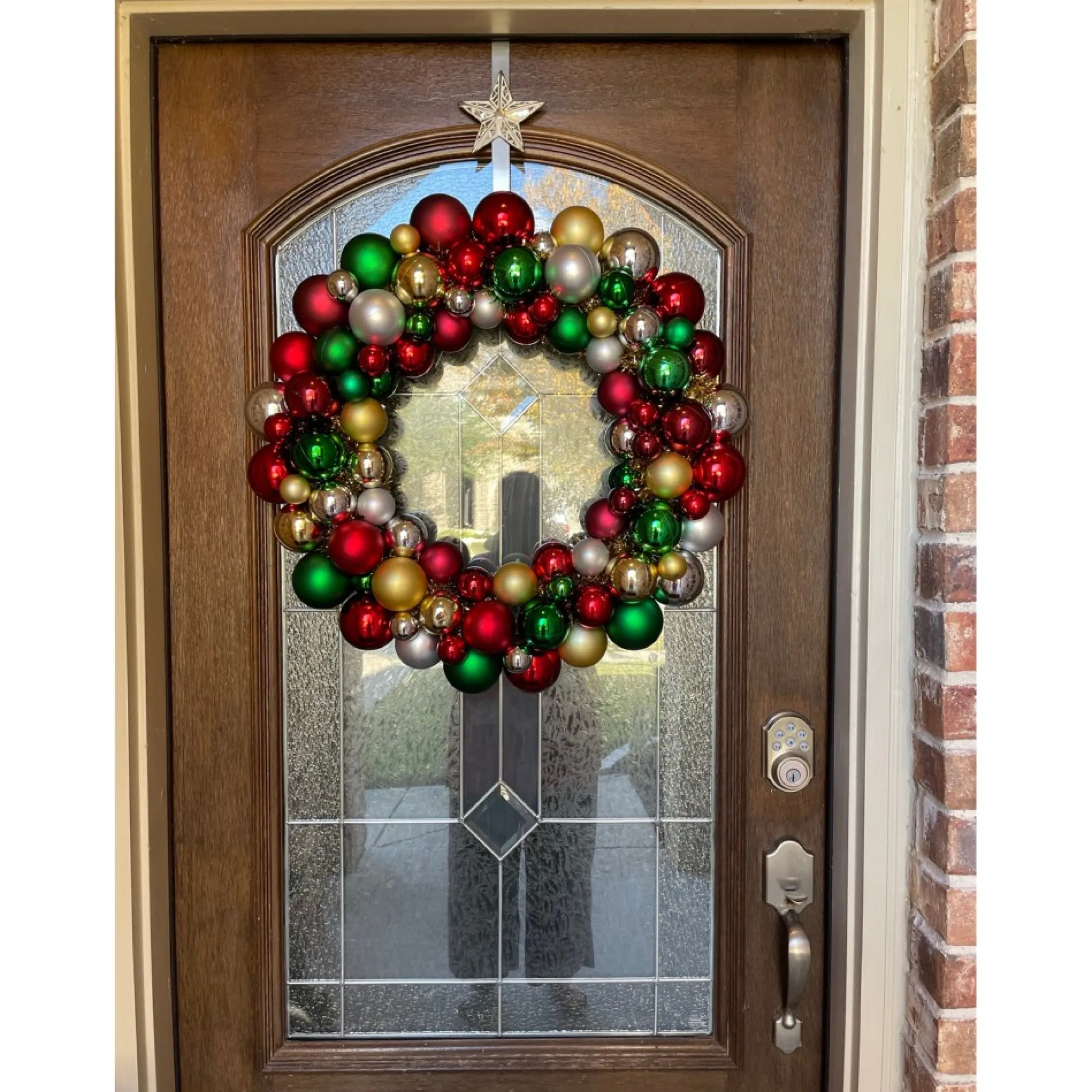 Traditional Colors 2-Finish Shatterproof Ball Christmas Wreath, 24-Inch