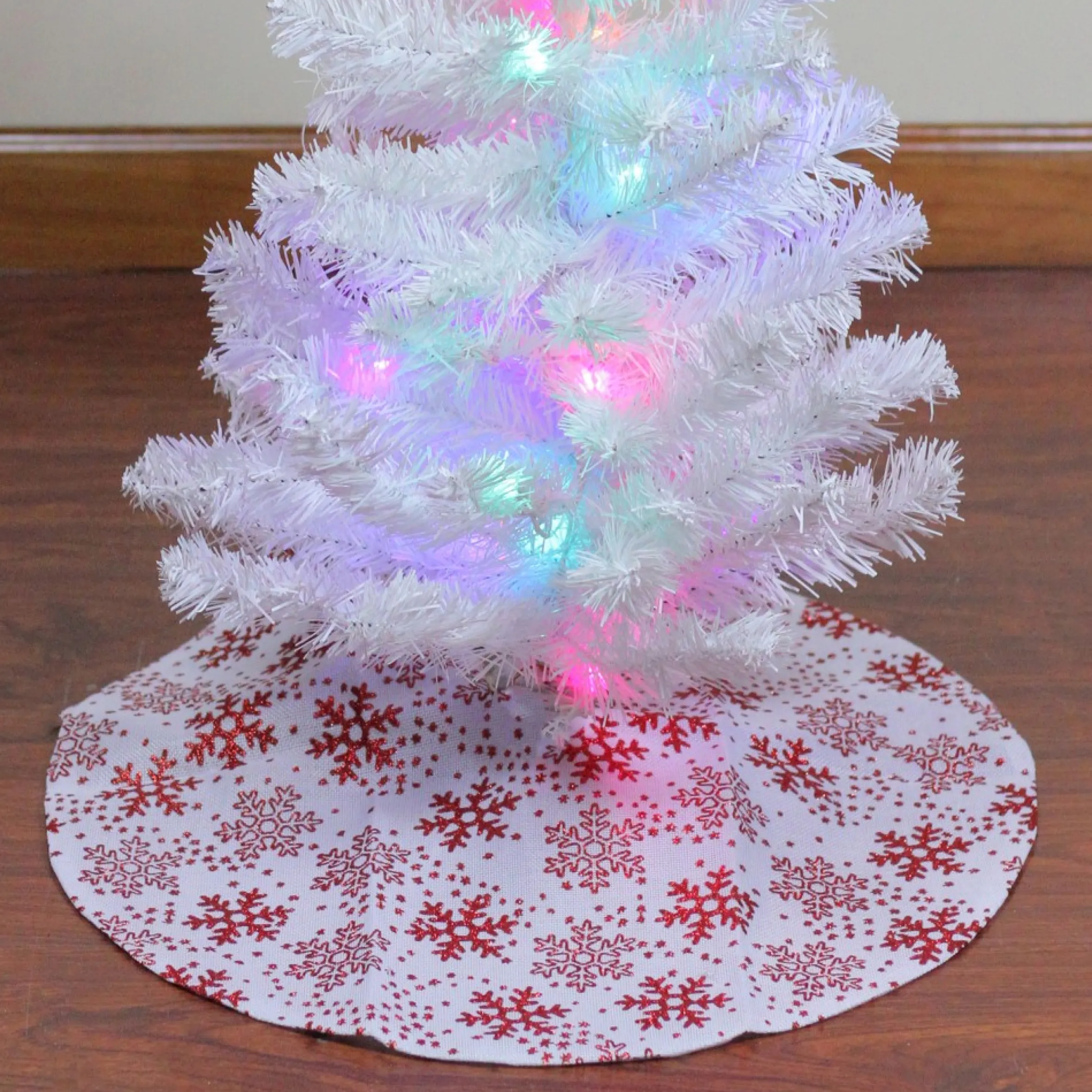 20" White And Red Glitter Snowflake Mini Burlap Christmas Tree Skirt