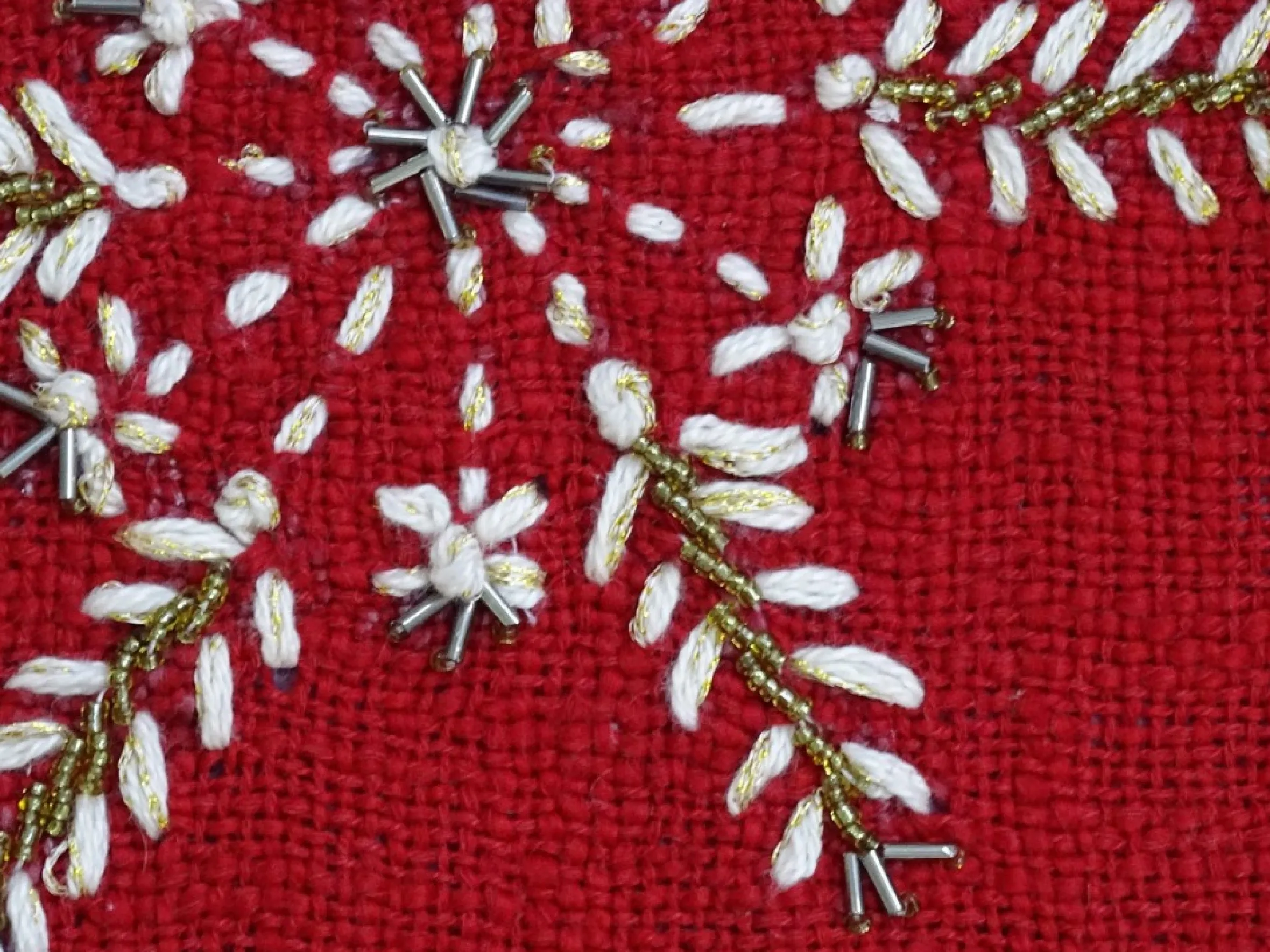 20" White And Red Snowflake Christmas Throw Pillow For Sofa