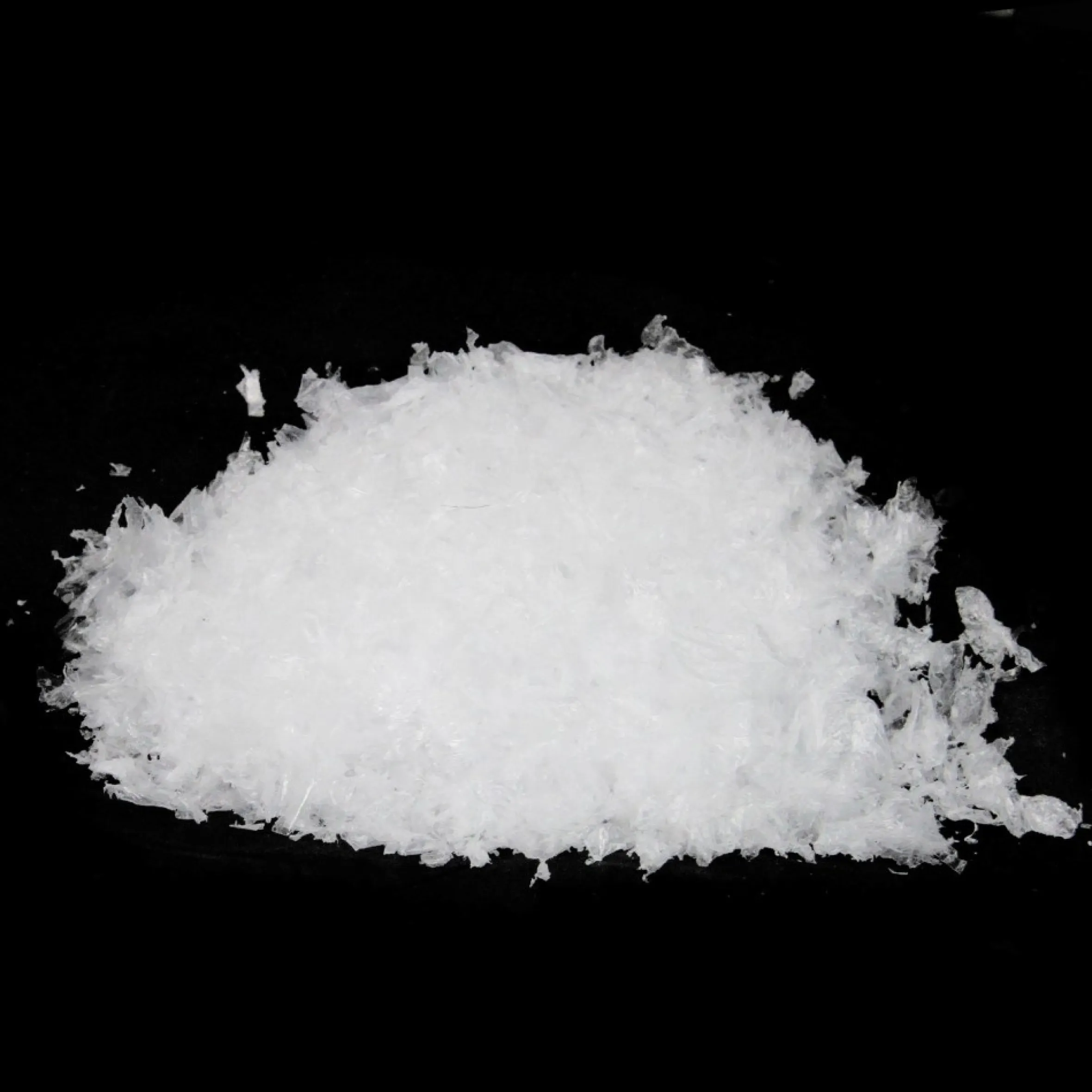 White Artificial Powder Snow Flakes For Christmas Crafts And Decorating 2.5Qts
