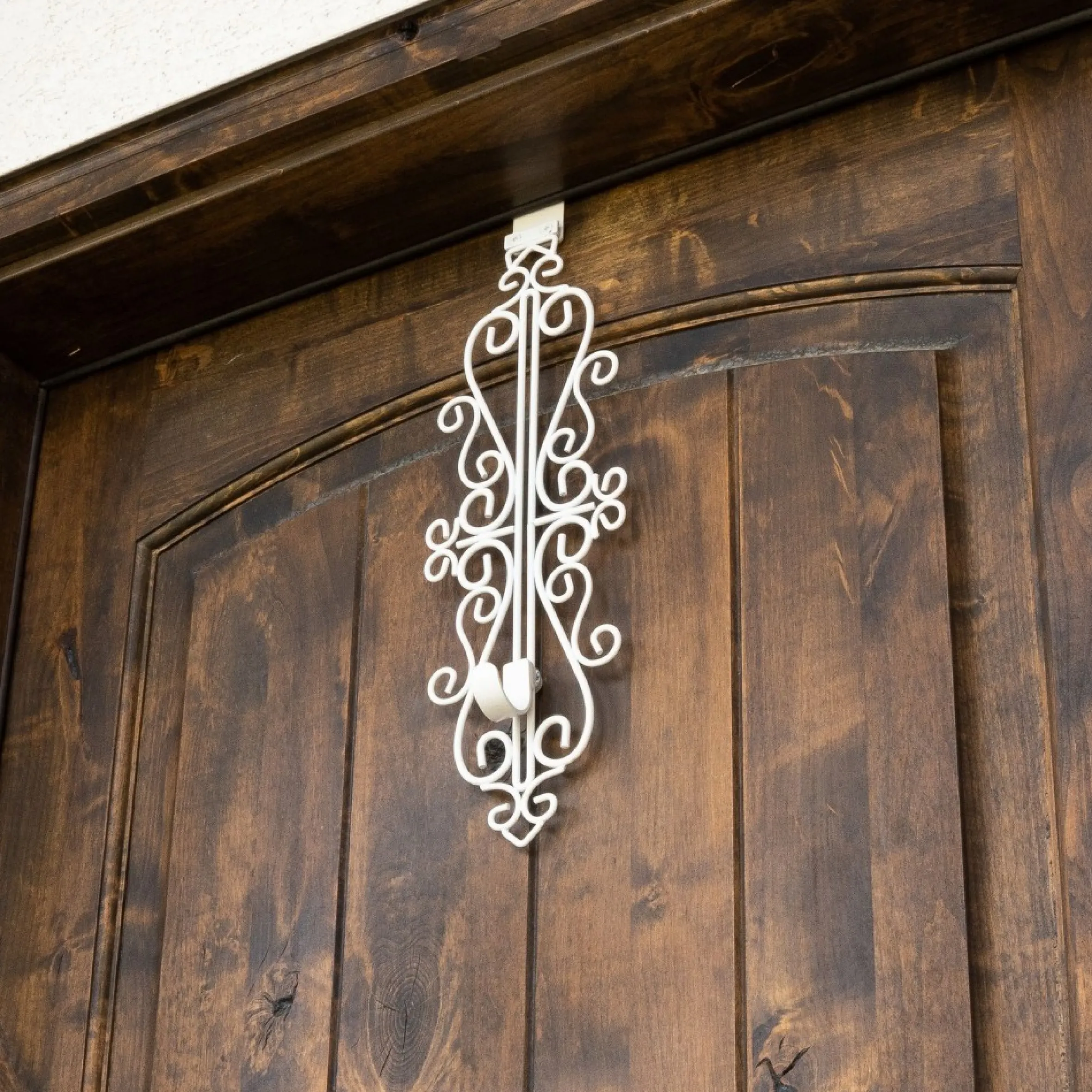 19.5" White Decorative Adjustable Wreath Hanger